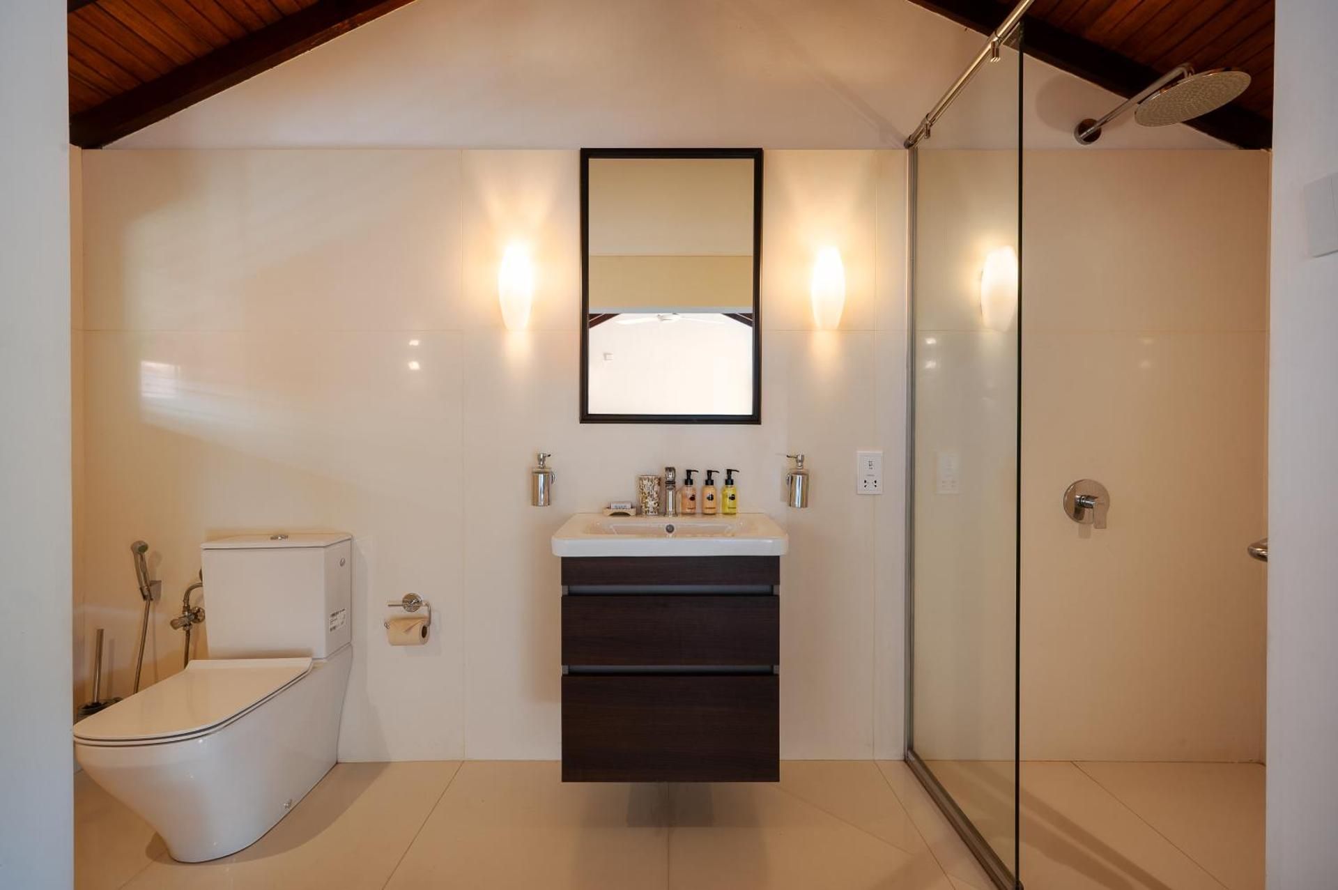 Jetwing Ratnam Residence Deluxe Room 7