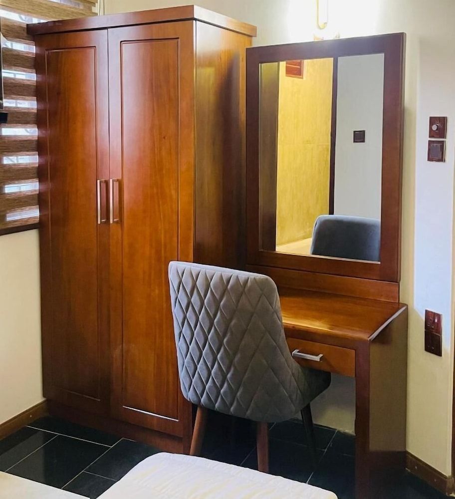 Vivid Colombo Basic Double Room, 1 Queen Bed, Non Smoking, Air conditioning 7