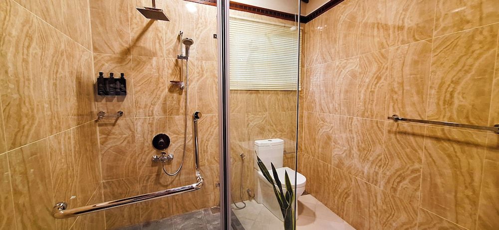 Camellia Residencies Colombo Deluxe Double Room 11