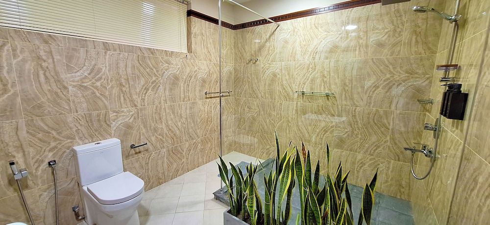 Camellia Residencies Colombo Deluxe Double Room 13