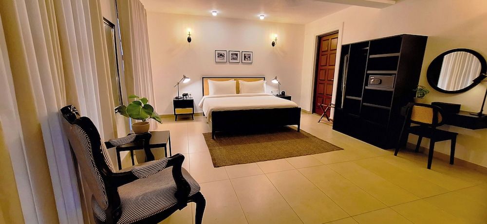 Camellia Residencies Colombo Deluxe Double Room 3