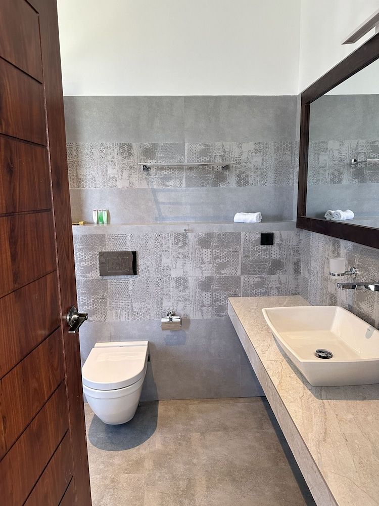 Mzion Hotel Weligama Standard Room 13