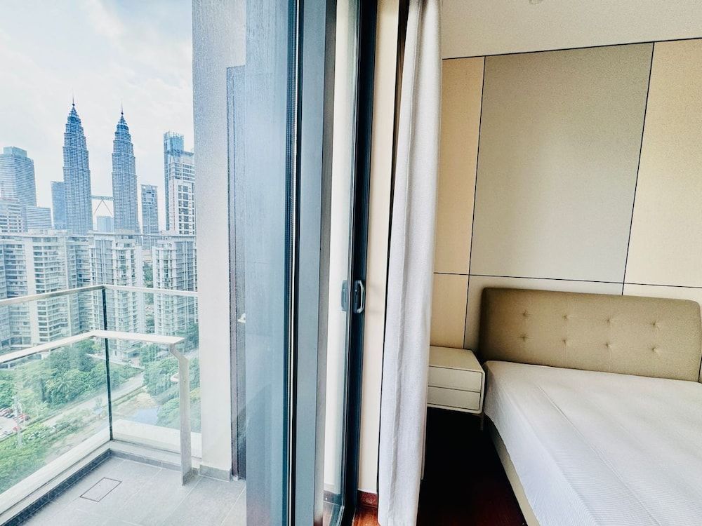 The Manor KLCC Luxury Asia Family Apartment, Balcony, City View 18