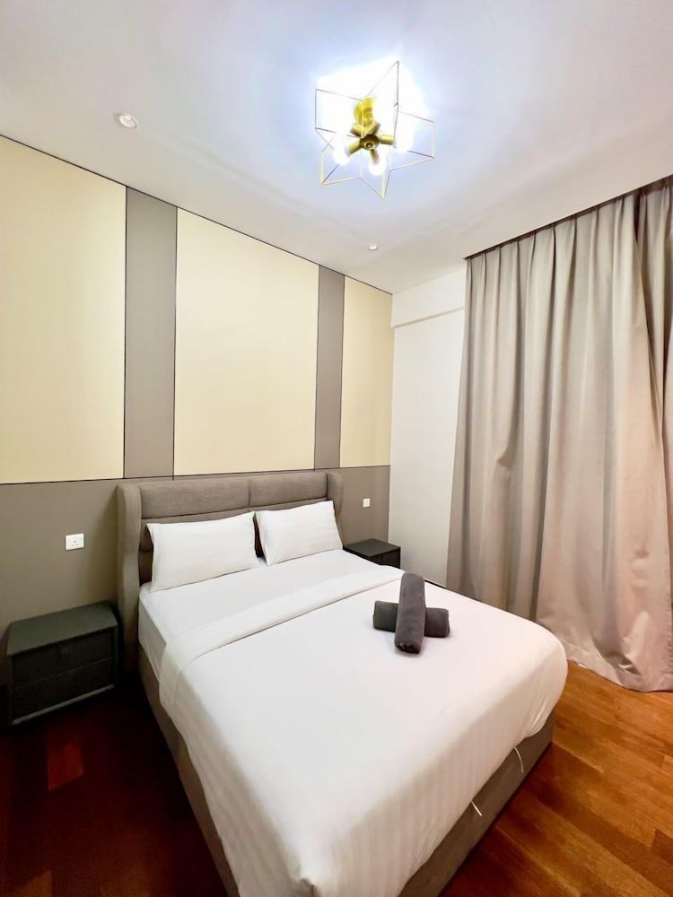 The Manor KLCC Luxury Asia Family Apartment, Balcony, City View 9