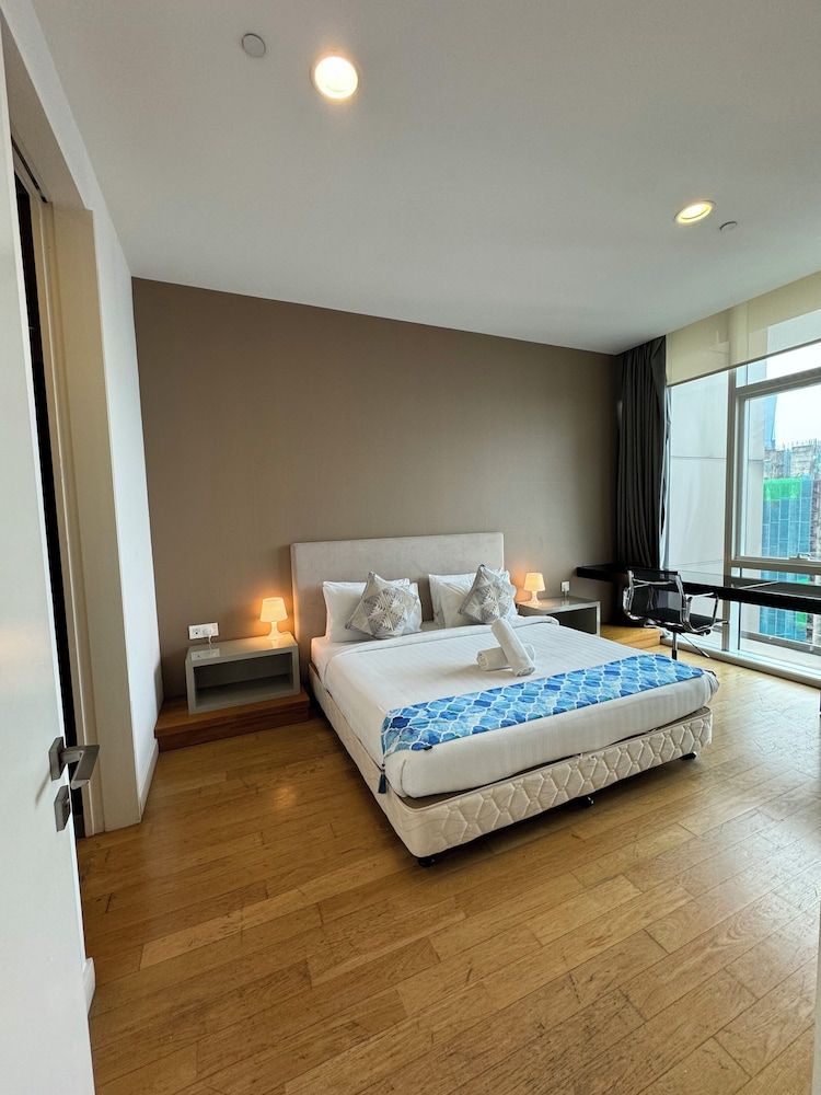 Executive Suite, 2 Bedrooms, City View