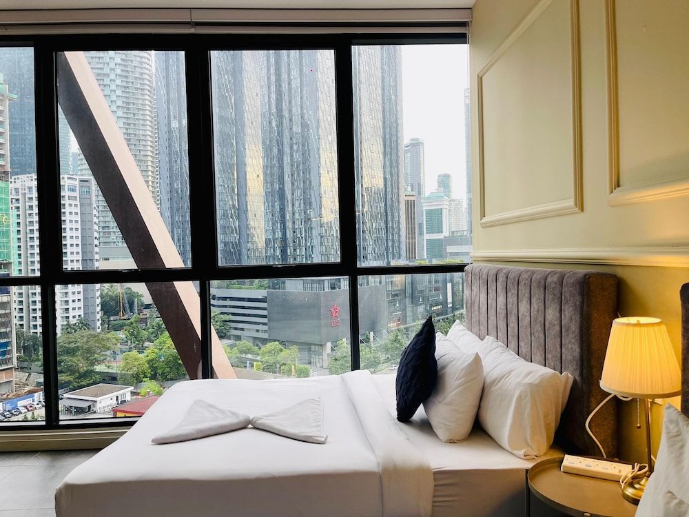 Luxury Studio Suite, City View