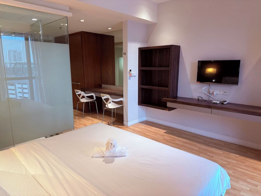 Superior Suite, City View