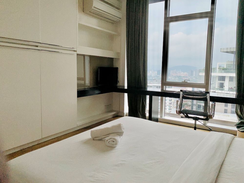 Two Bedroom Premium Suite with Bathtub