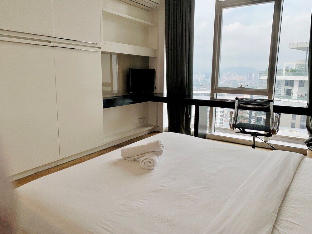 Two Bedroom Premium Suite with Bathtub