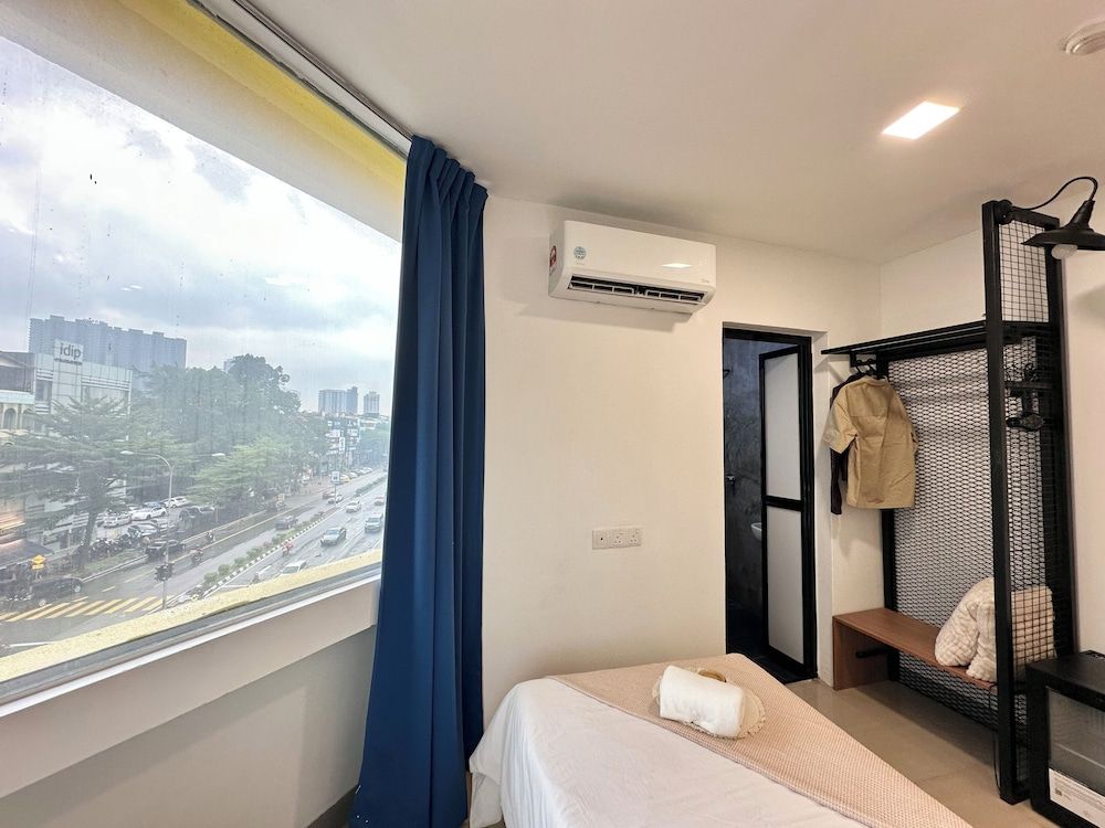 Deluxe Single Room, City View