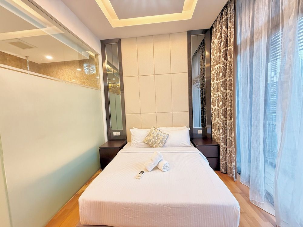 Standard Apartment, Balcony, City View