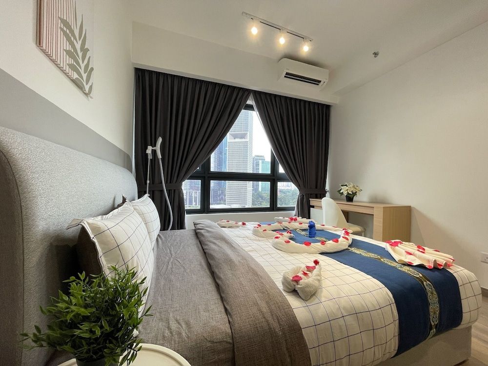 Superior Condo, City View