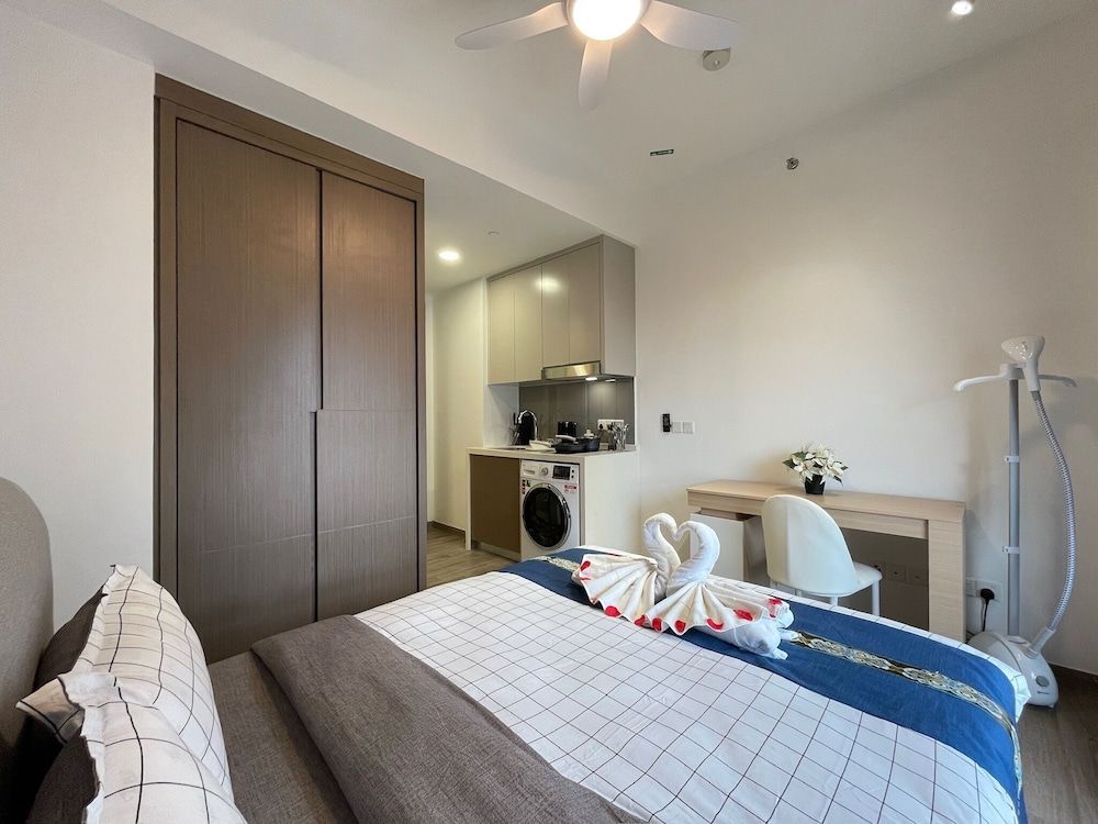 Superior Studio, City View