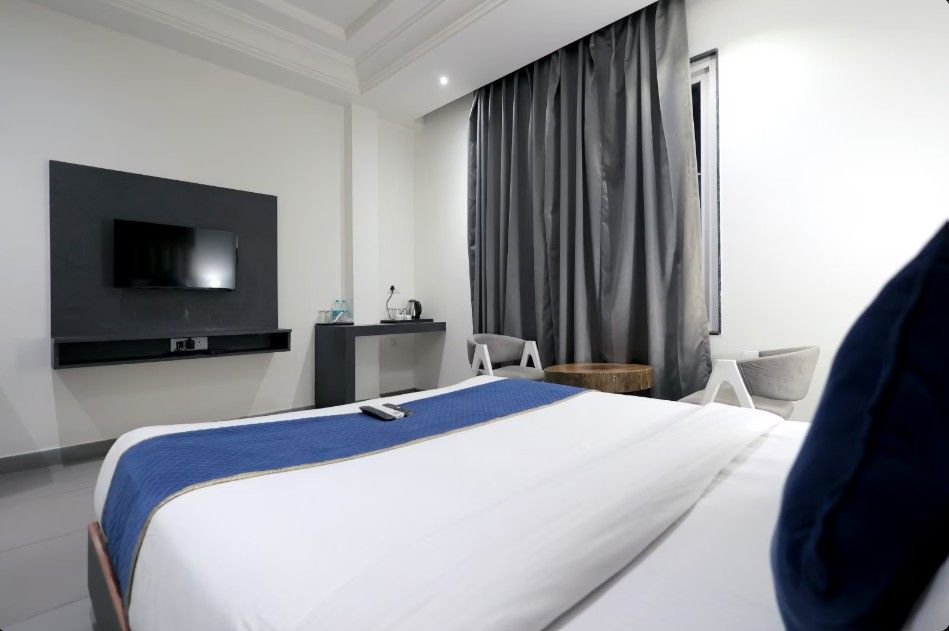 Elegant Room ( Ganga View )