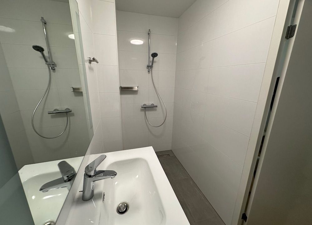 Voyagers Hotel Amsterdam Deluxe Double Room, Balcony, Canal View 4