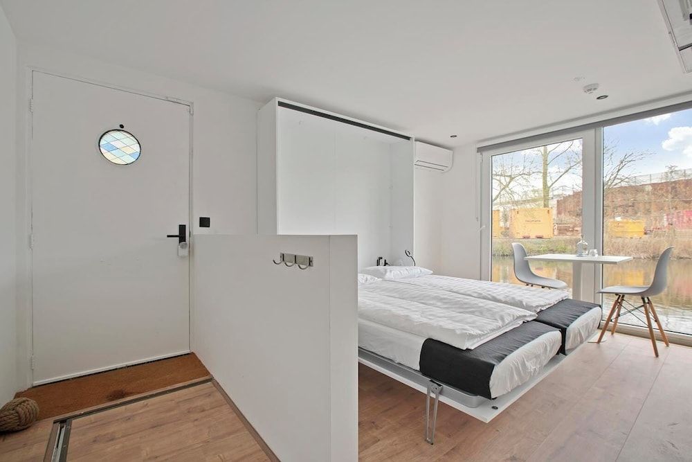 Comfort Studio, Private Bathroom, Lake View