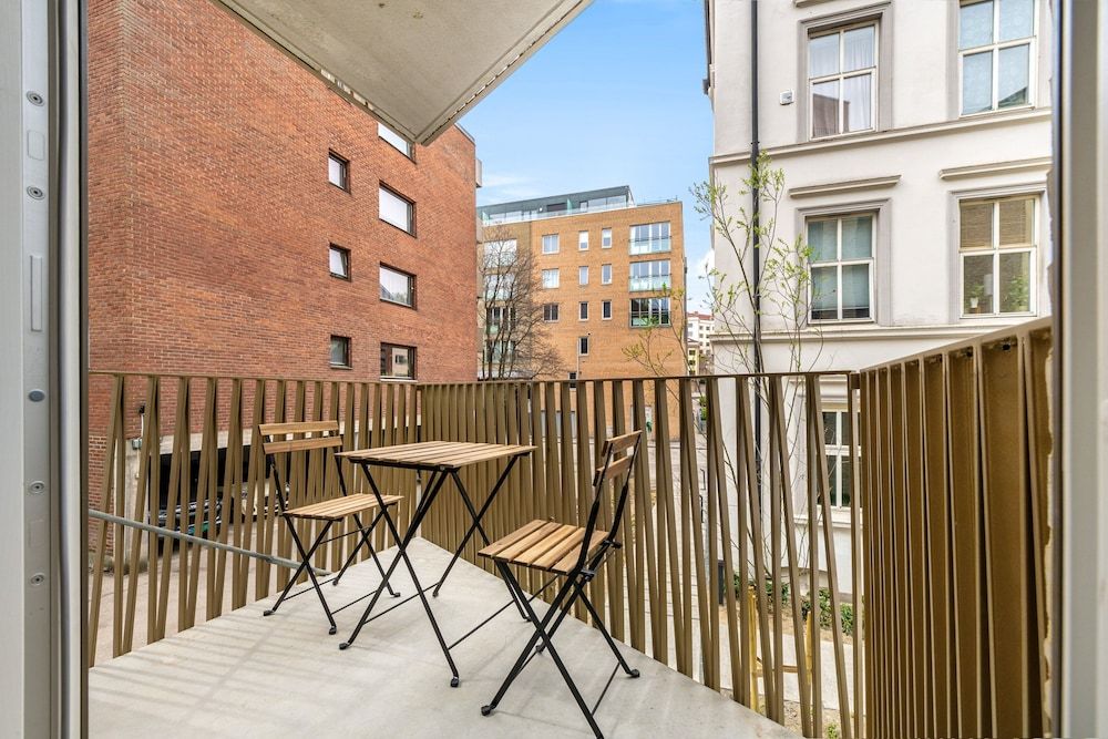 Basic Apartment, Balcony
