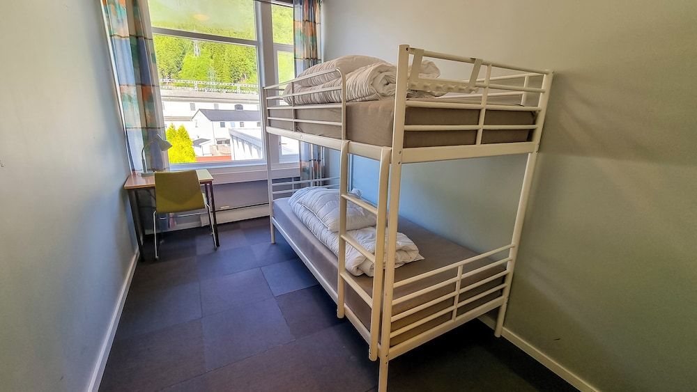 Basic Twin Room, Shared Bathroom, Mountain View