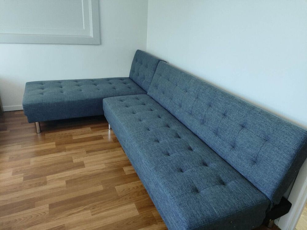 1 Double 2 single 2 Sofa Beds Suite 4 Apartment 6