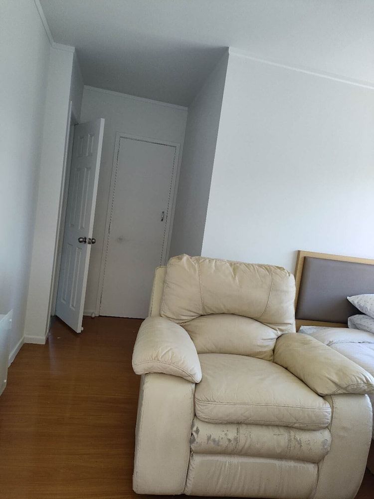 Small 2 bedroom flat 7a Rangiatea Road Apartment 6