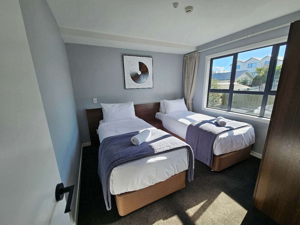 StarLand Stays Deluxe Triple Room 2