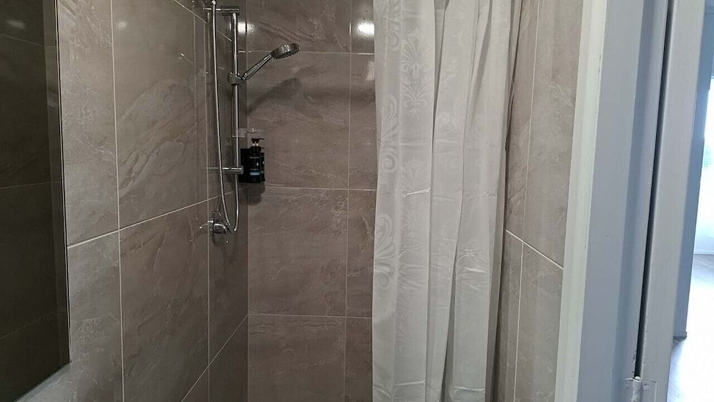 2 Double 5 Single 2 Sofa Beds Suite 1 Apartment 9