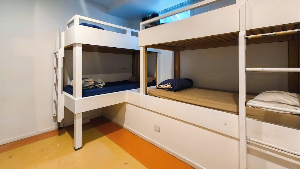 Shared Dormitory - 14 Beds