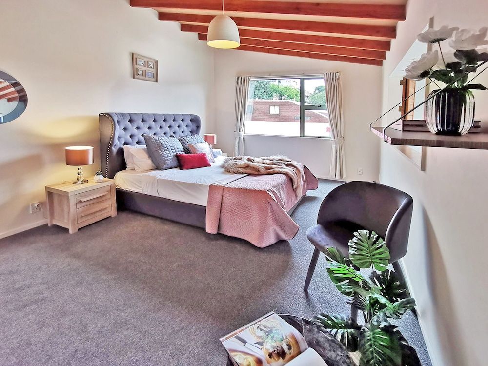 Private 3 Bedroom Duplex