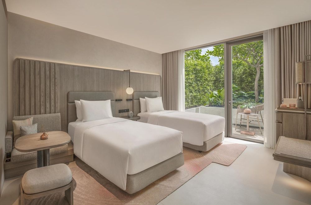 Twin Courtyard Room