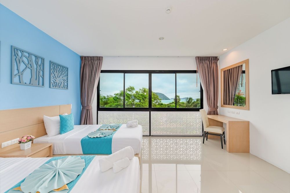 De Blue Sea Rawai Deluxe Double or Twin Room, Ocean View 8