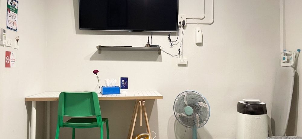 MAXi MaMa Room Basic Studio Suite, Kitchenette 8