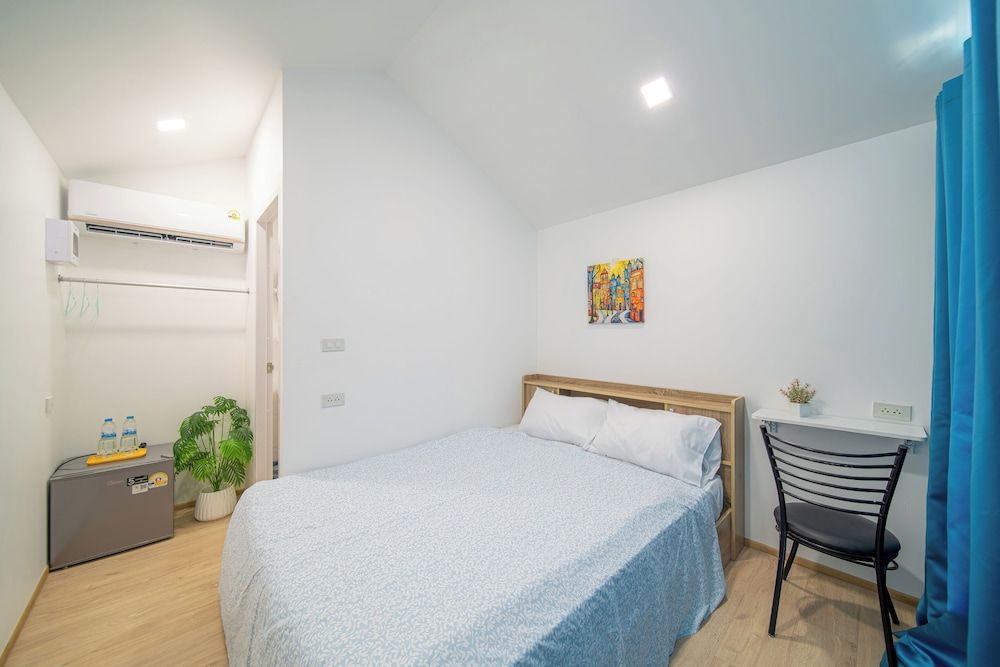 UrbanNest Hostel Cozy Minimal 3