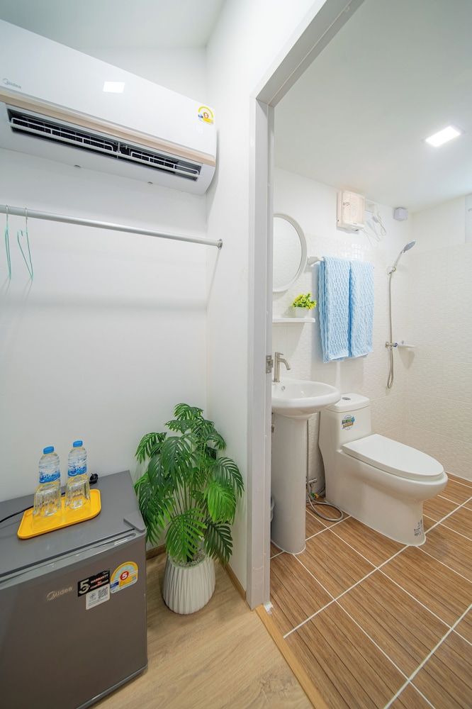 UrbanNest Hostel Cozy Minimal 7