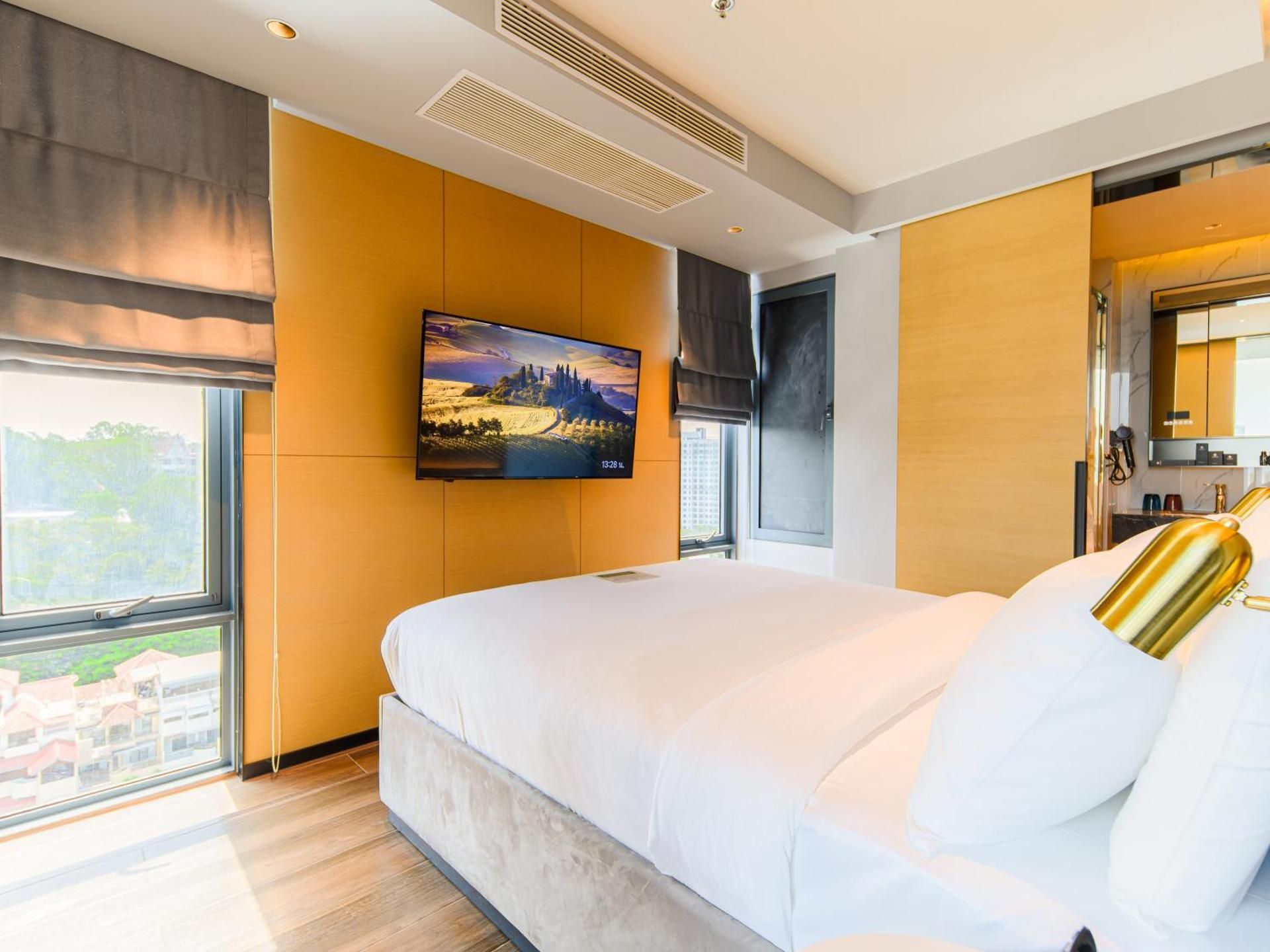 One Bedroom Premier Suite