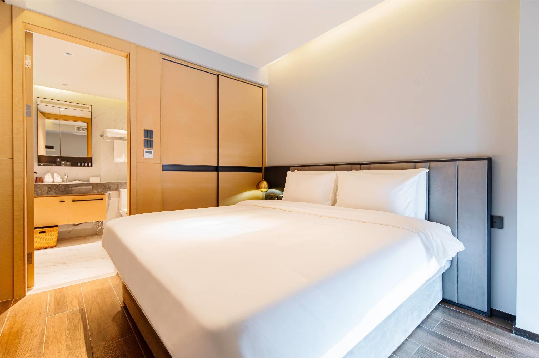 One Bedroom Suite City View