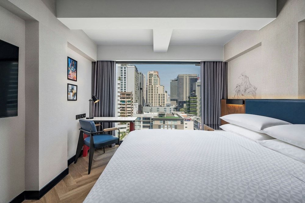 Deluxe Room, 1 King Bed, Non Smoking, City View