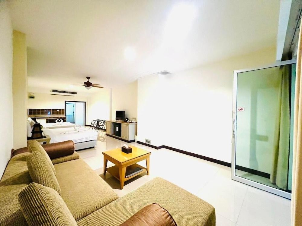 J STAR Family Room 3