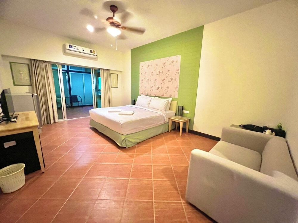 J STAR Deluxe Double Room 3