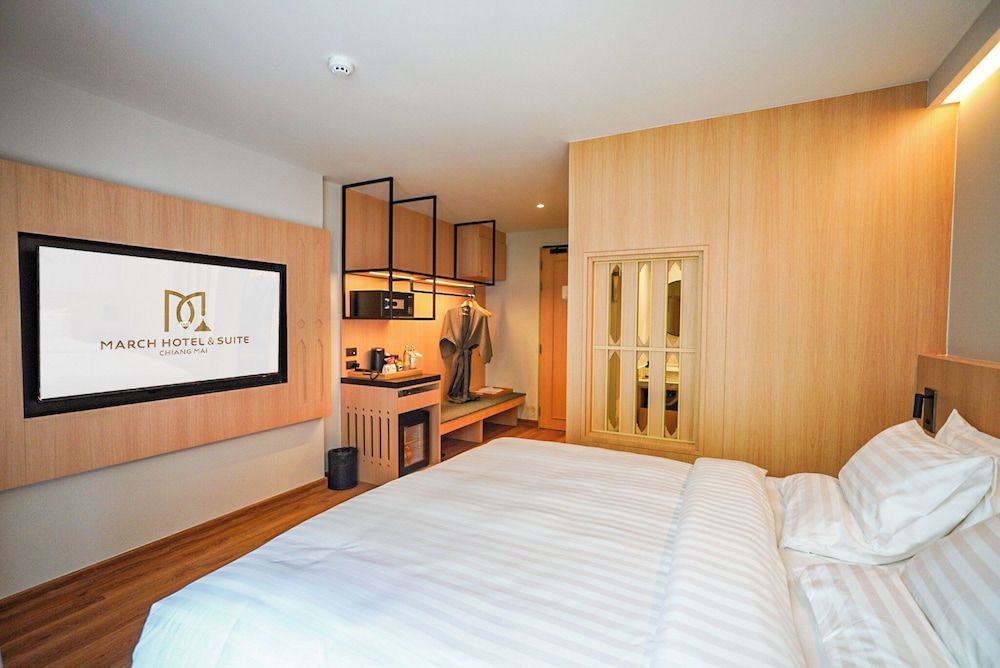 Superior Room, 1 King Bed, Garden View