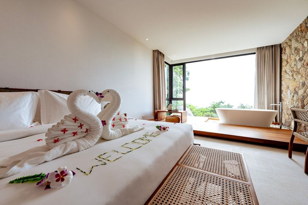 Three-Bedroom Anzhu Pool Villa with Bathtub