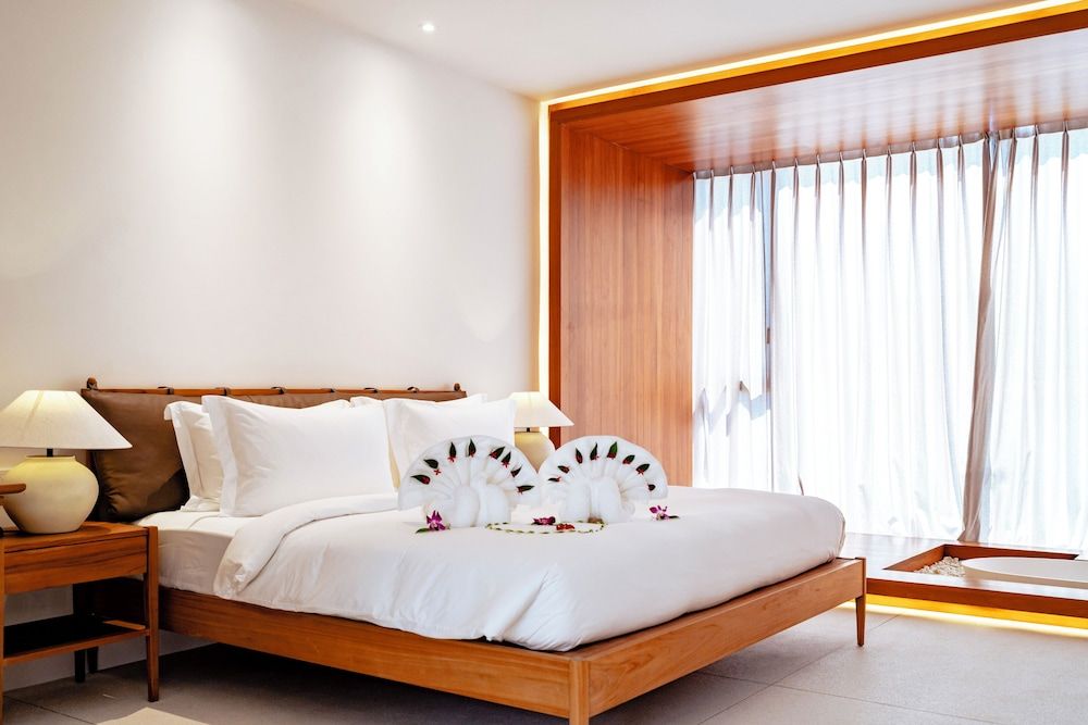 Three-Bedroom Anzhu Pool Villa with Bathtub