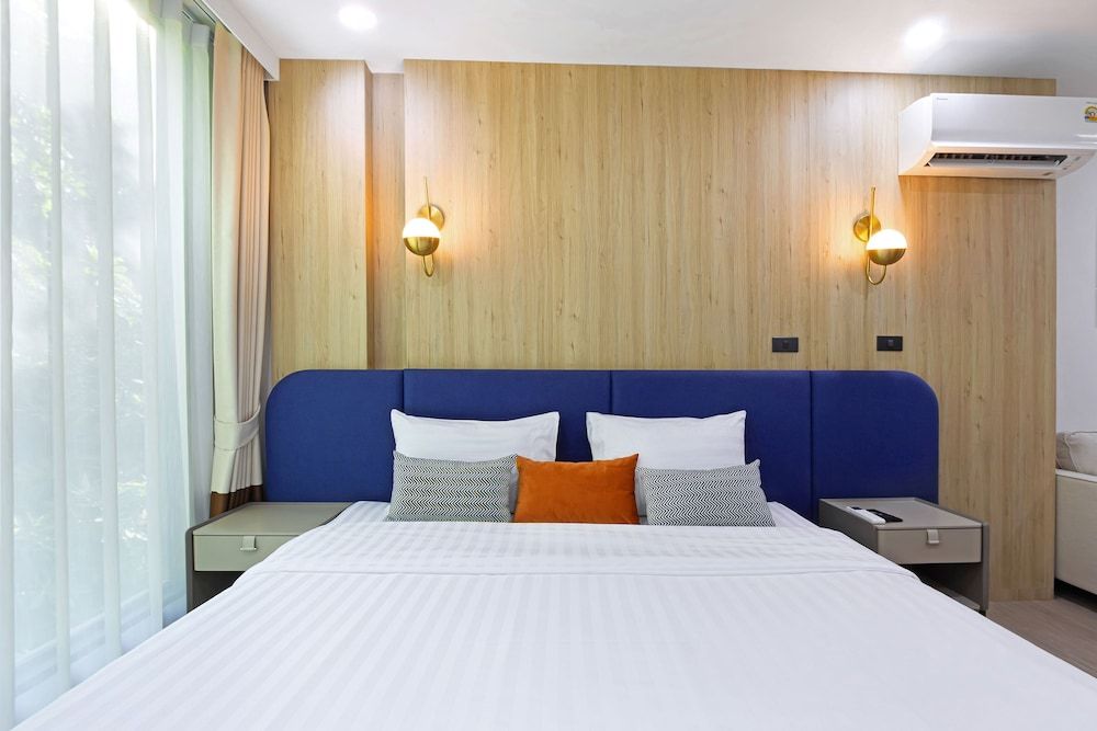 Aquila Hotel Bangkok Studio, City View 4