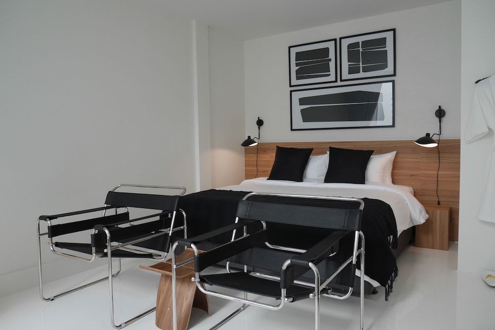 Deluxe Room With Bathtub