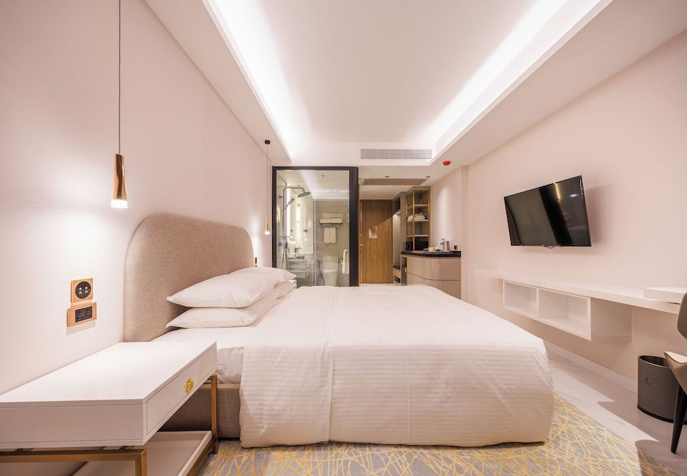 Deluxe Double Room, Balcony, City View