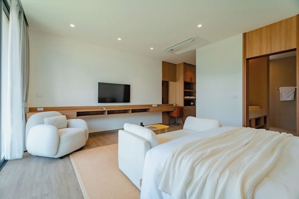 Modern Tropical Pool Villa - Saiyuan Villa, 3 Bedrooms, Garden View 18