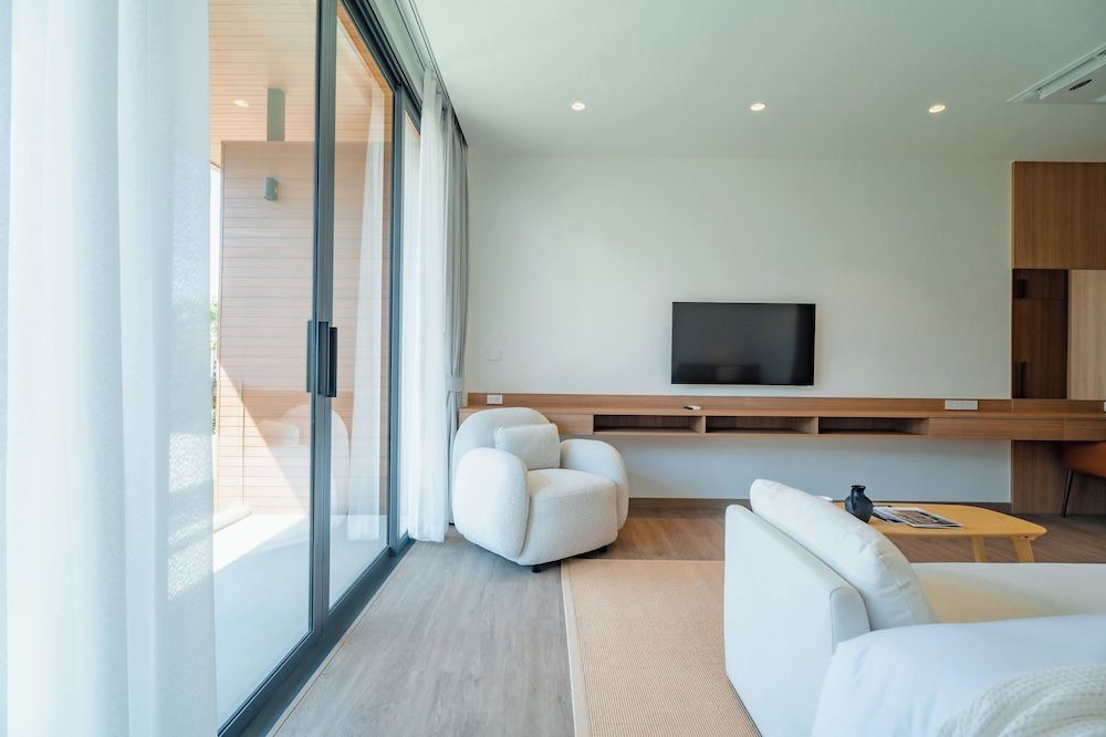 Modern Tropical Pool Villa - Saiyuan Villa, 3 Bedrooms, Garden View 19