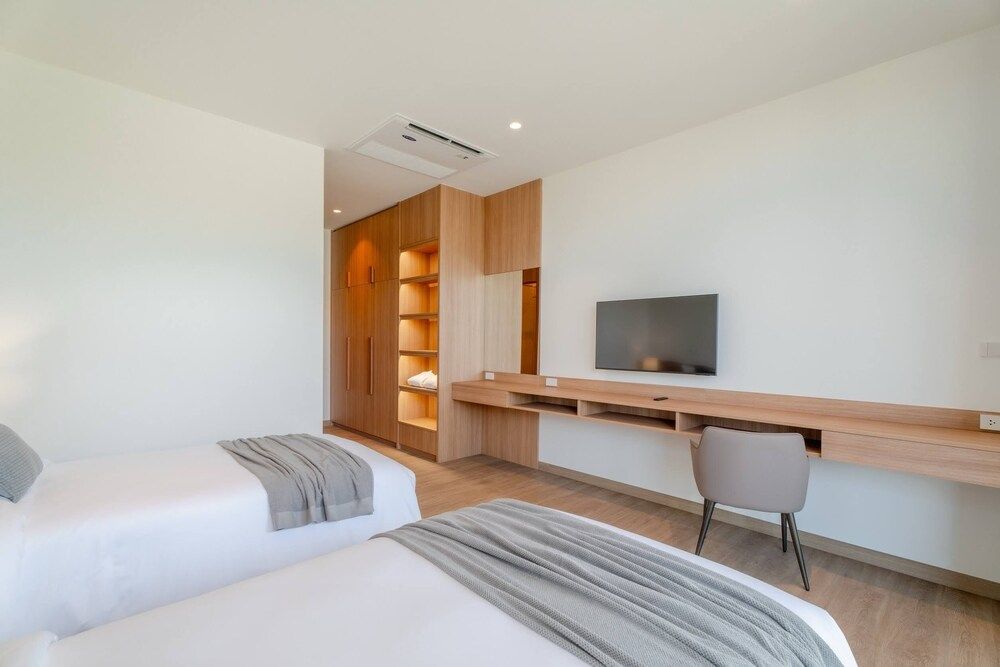 Modern Tropical Pool Villa - Saiyuan Deluxe Villa, Garden View 4