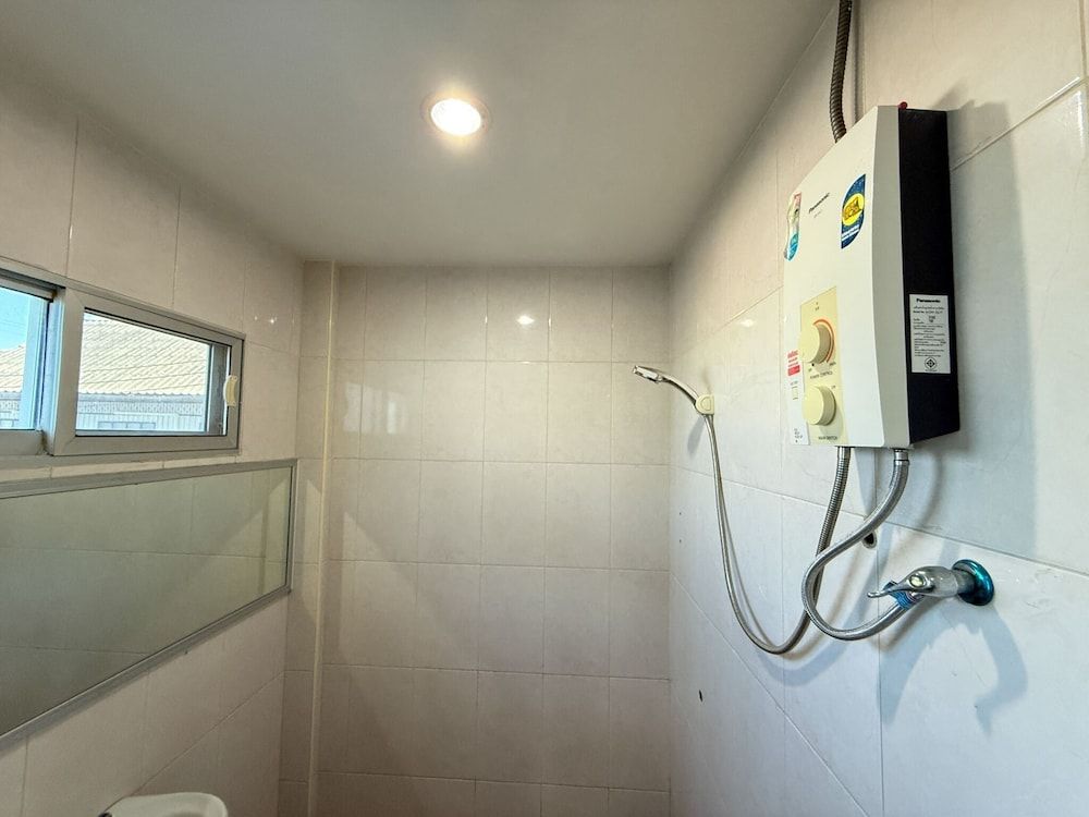 Sea Inn Hua Hin Basic Double Room 6