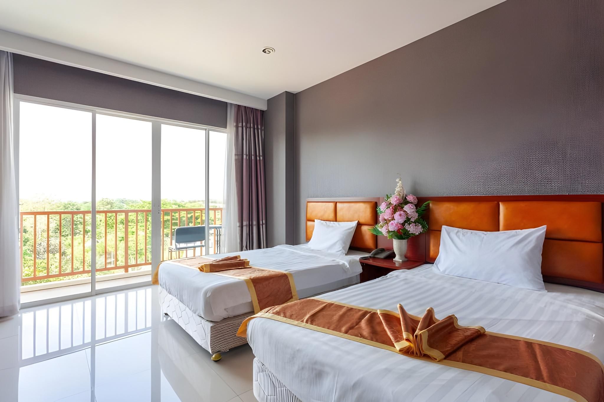 CK Resort Pattaya Deluxe Twin Room 2
