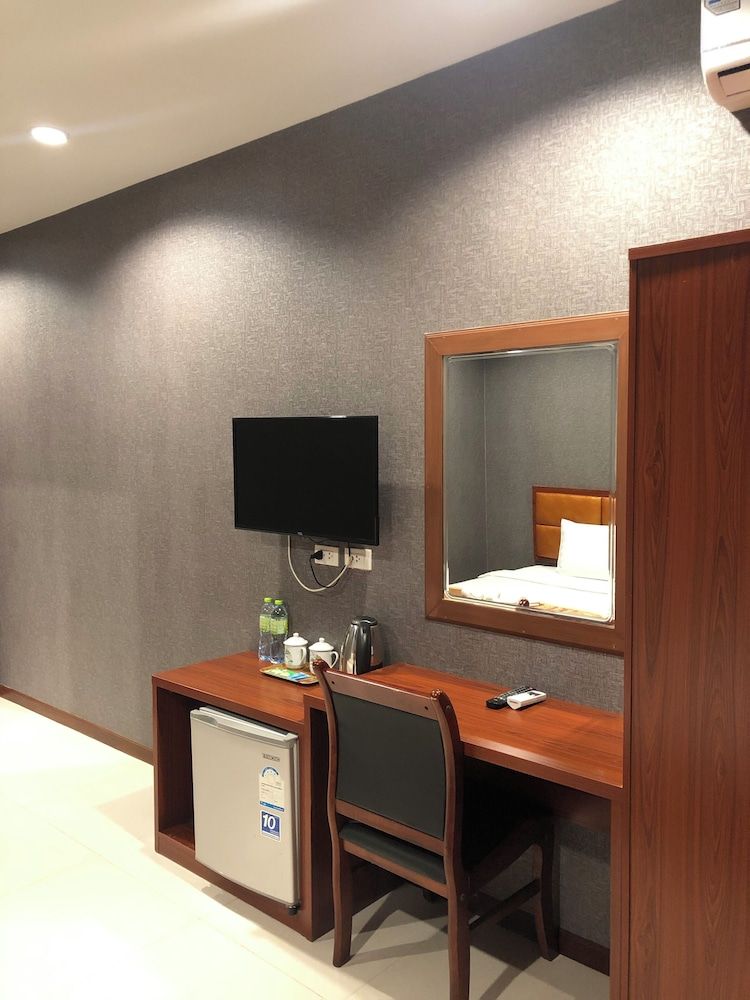 CK Resort Pattaya Deluxe Twin Room 6